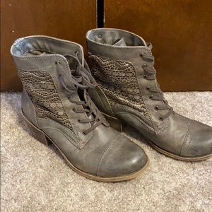 ROXY Grey Combat Boot with Lace Detail